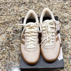 Adidas Women's Beige and cream Sneakers